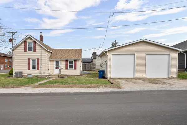 a view of backyard of house