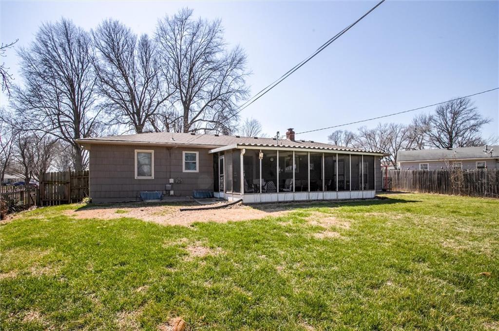 517 Northwest Lakeview Road Blue Springs, MO 64014 - Photo 25 of 29