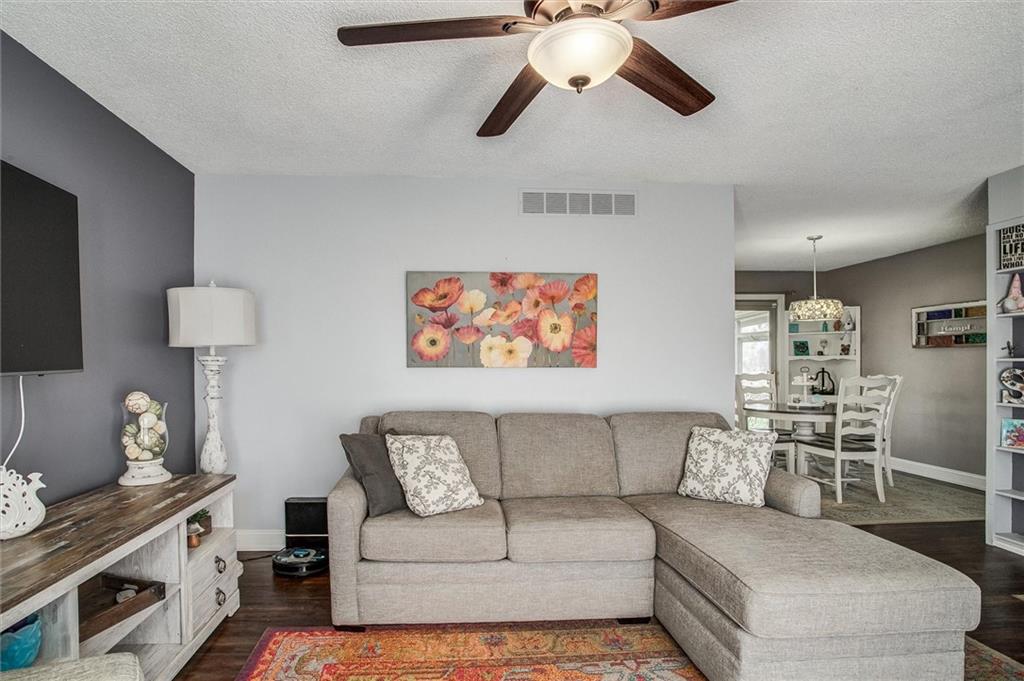 517 Northwest Lakeview Road Blue Springs, MO 64014 - Photo 6 of 29