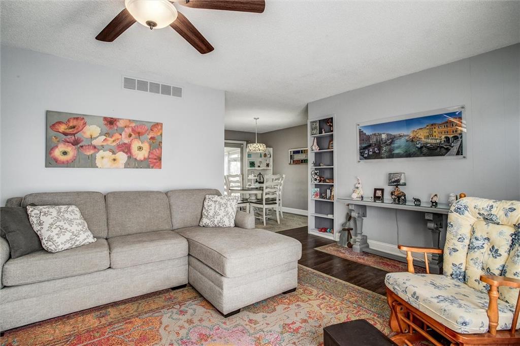 517 Northwest Lakeview Road Blue Springs, MO 64014 - Photo 7 of 29