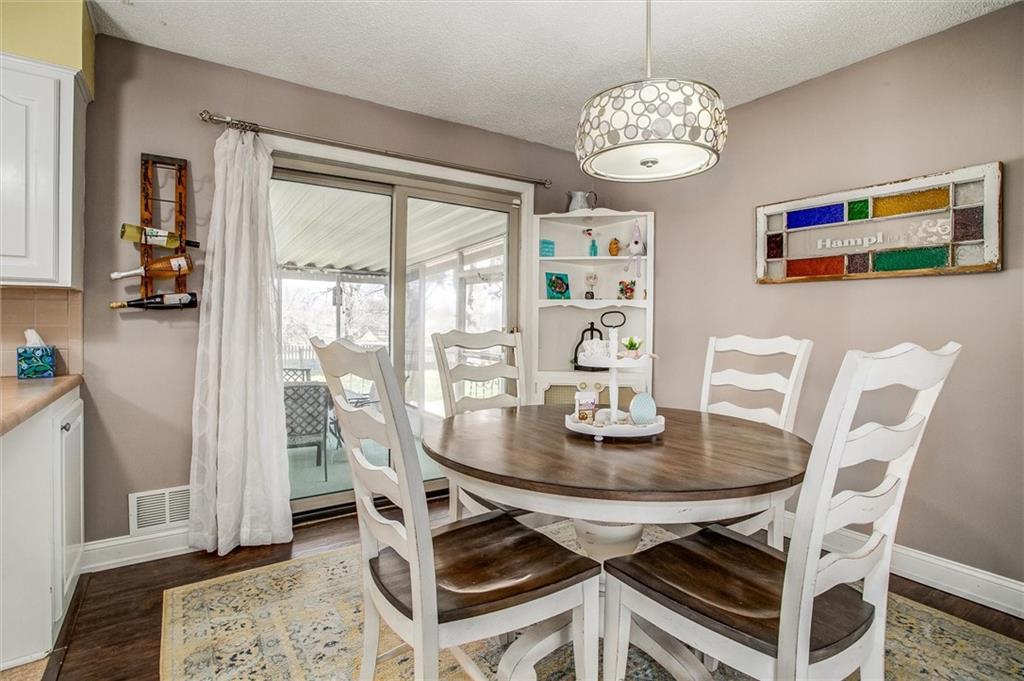 517 Northwest Lakeview Road Blue Springs, MO 64014 - Photo 8 of 29