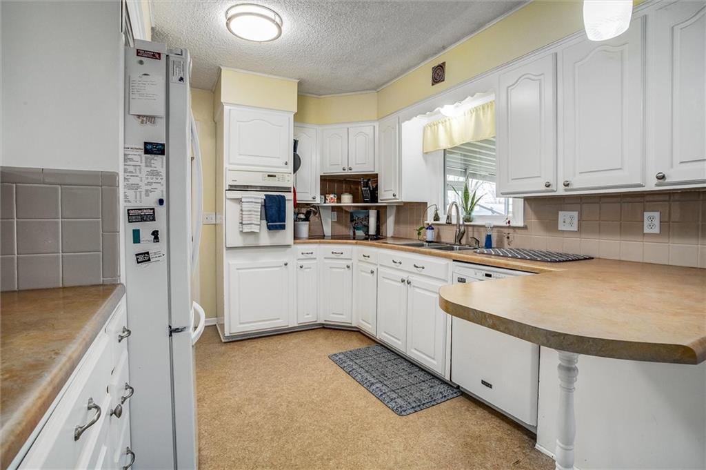 517 Northwest Lakeview Road Blue Springs, MO 64014 - Photo 10 of 29