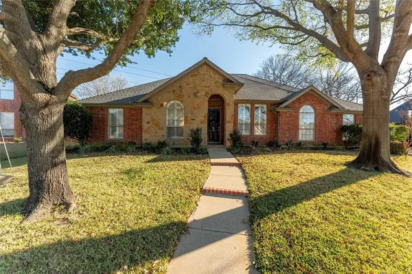 $619,900 | 625 Palo Duro Drive, Hurst, TX 76054
