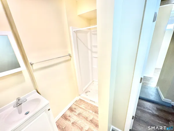 $1,200 | 135 West Main Street, Unit 1F, Waterbury, CT 06702
