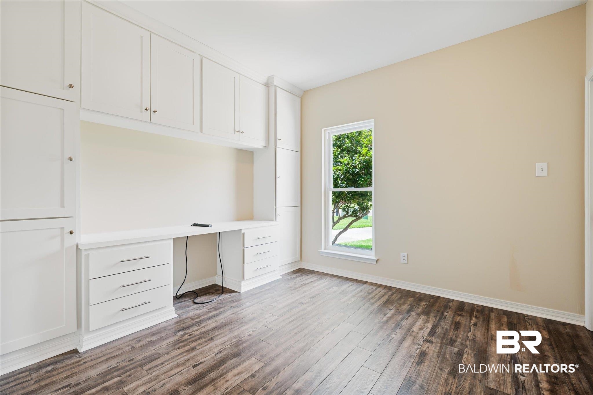 8809 Parliament Circle Daphne, AL 36526 - Photo 20 of 44 Bedroom 4 w custom cabine