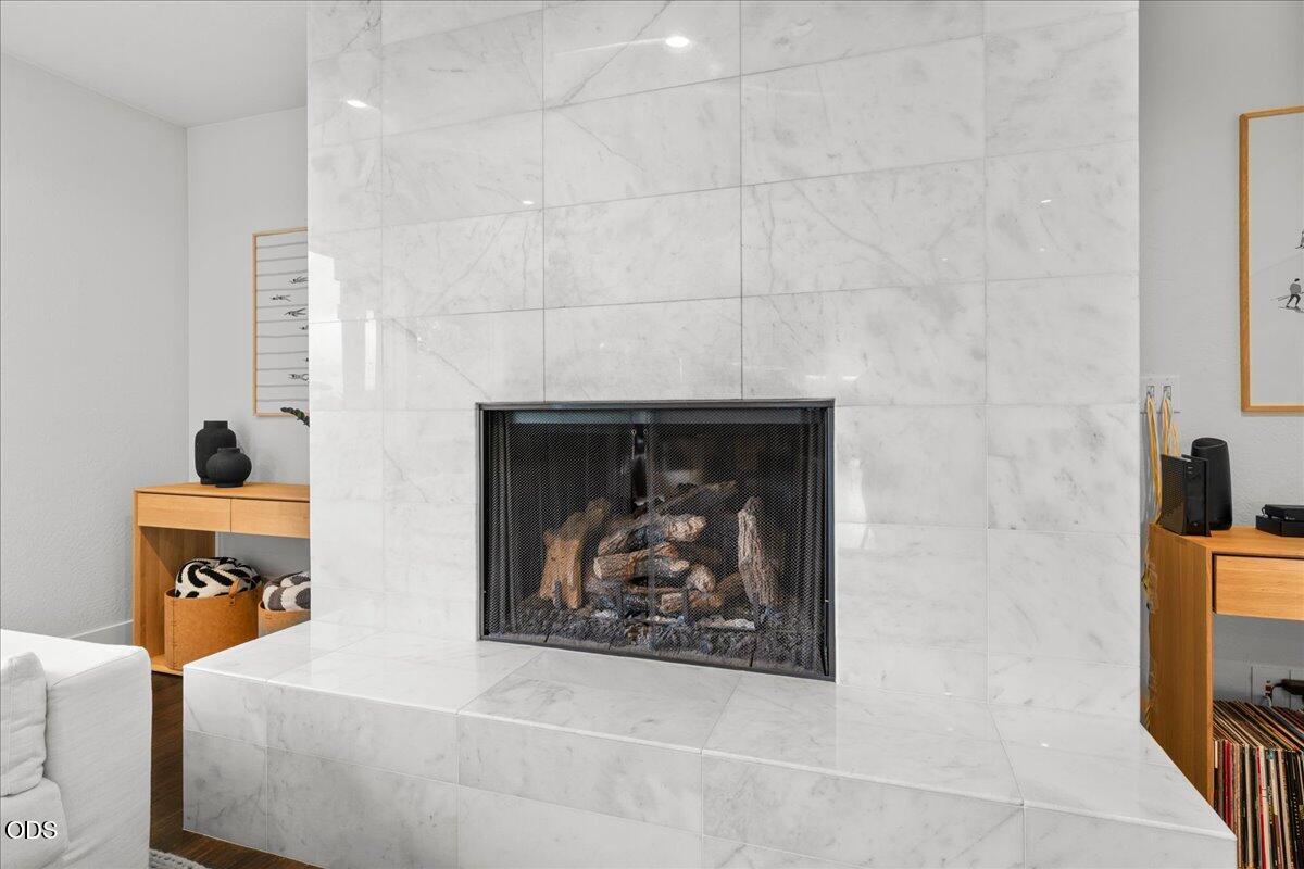 1013 Roxy Ann Road Medford, OR 97504 - Photo 22 of 74 36-fireplace