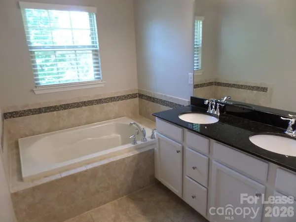 $2,400 | 3339 Major Samuals Way, Charlotte, NC 28208