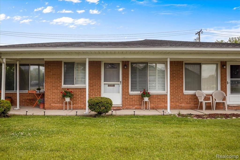 22444 Kelly Road, Unit 11 Eastpointe, MI 48021 - Photo 1 of 13
