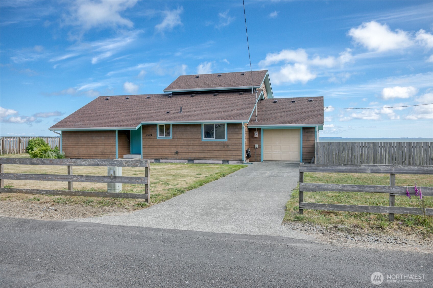 249 Burrows Road Hoquiam, WA 98550 - Photo 3 of 40 Gallery Image 3