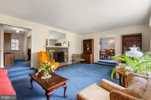 $650,000 | 1247 Thomas Road, Wayne, PA 19087