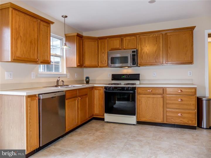 1007 Blue School Road Perkasie, PA 18944 - Photo 11 of 25 Kitchen