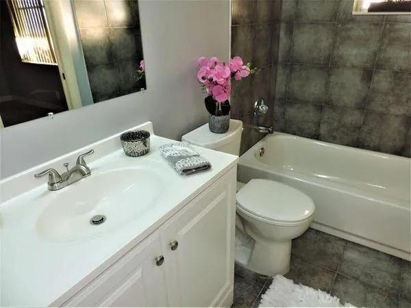 $2,200 | 1310 Southwest 18th Court, Boynton Beach, FL 33426