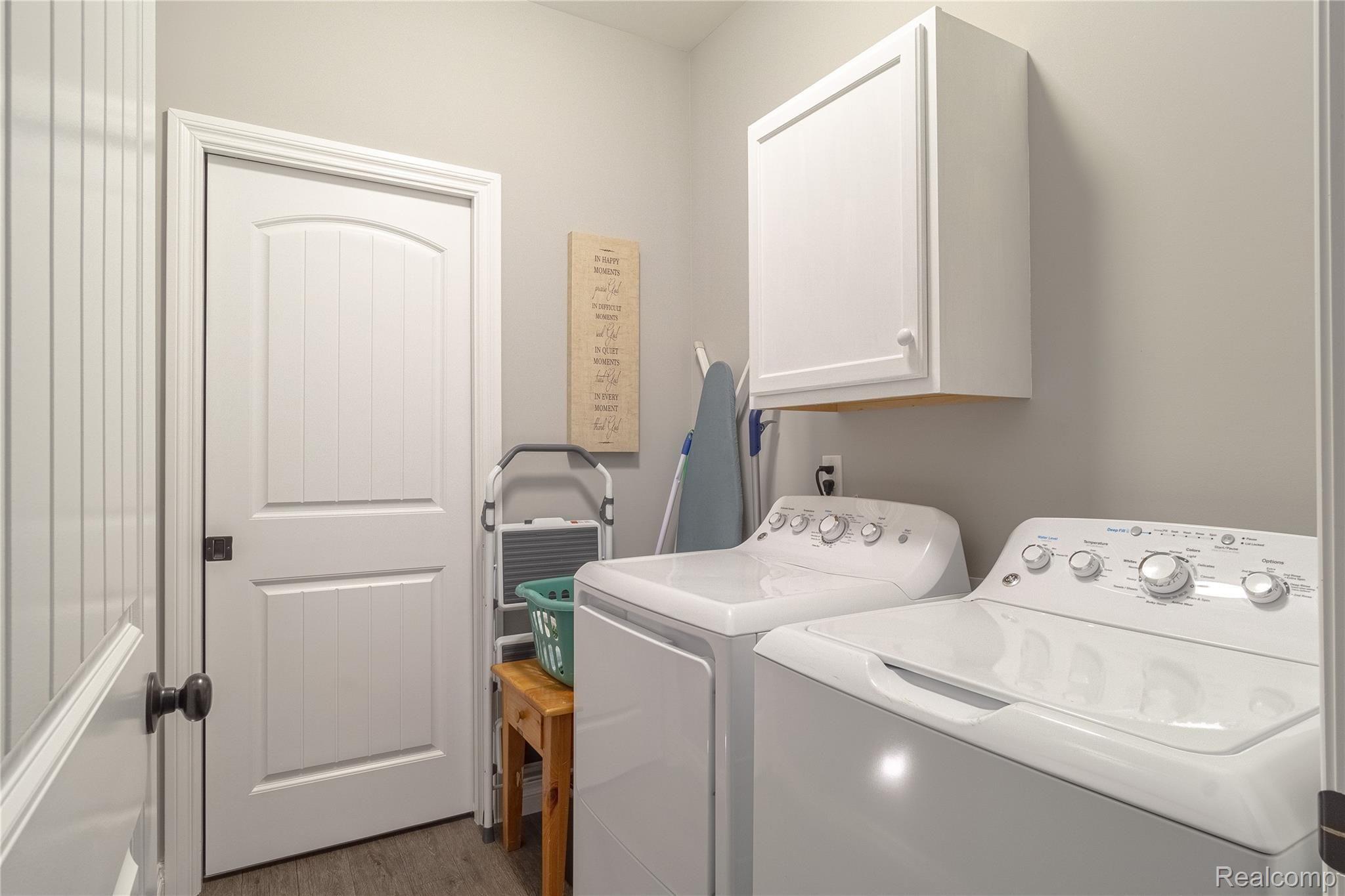 1069 Sugar Maple Court Fenton, MI 48430 - Photo 22 of 32 Interiors (27 of 46).jpg