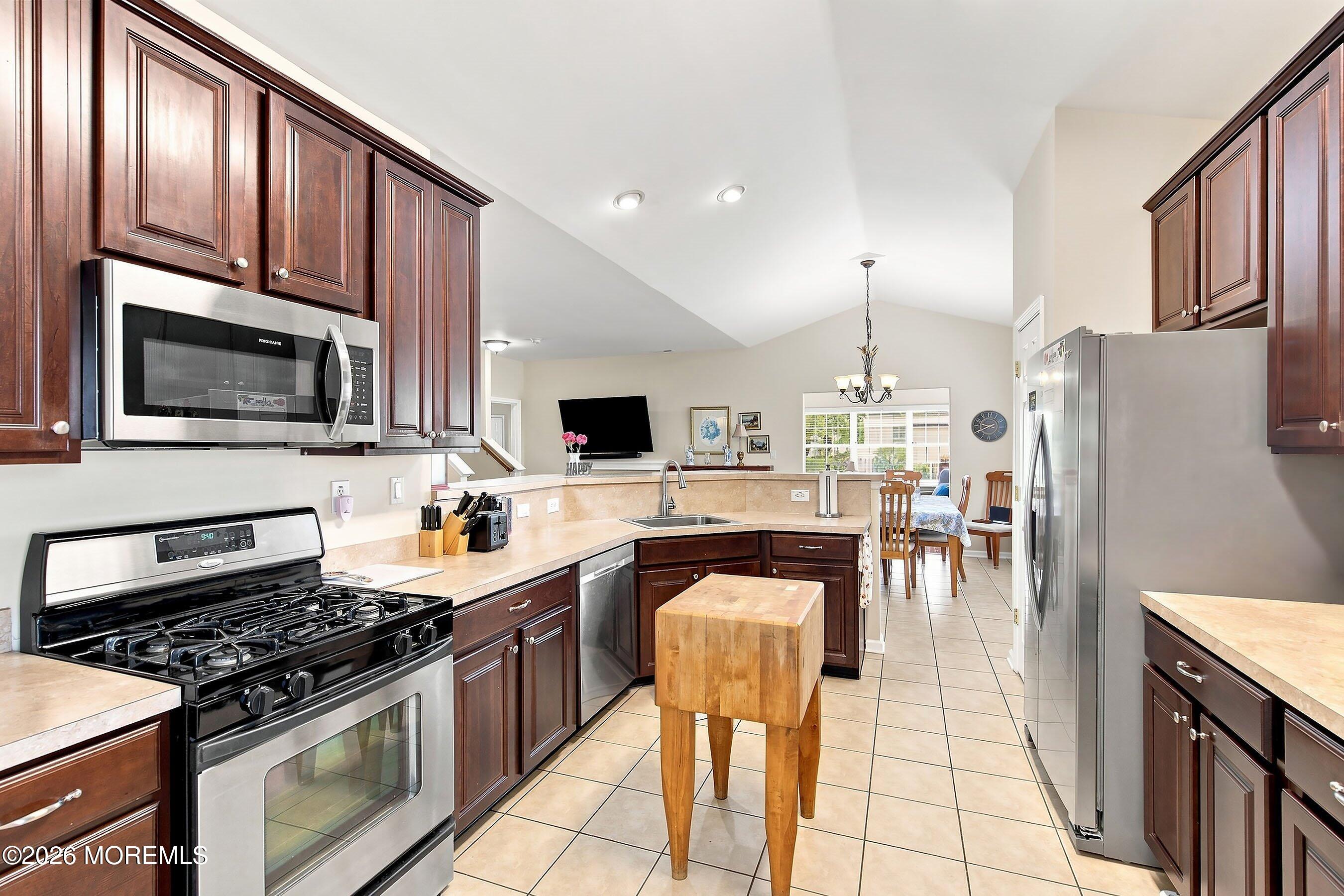 08-Kitchen 1b