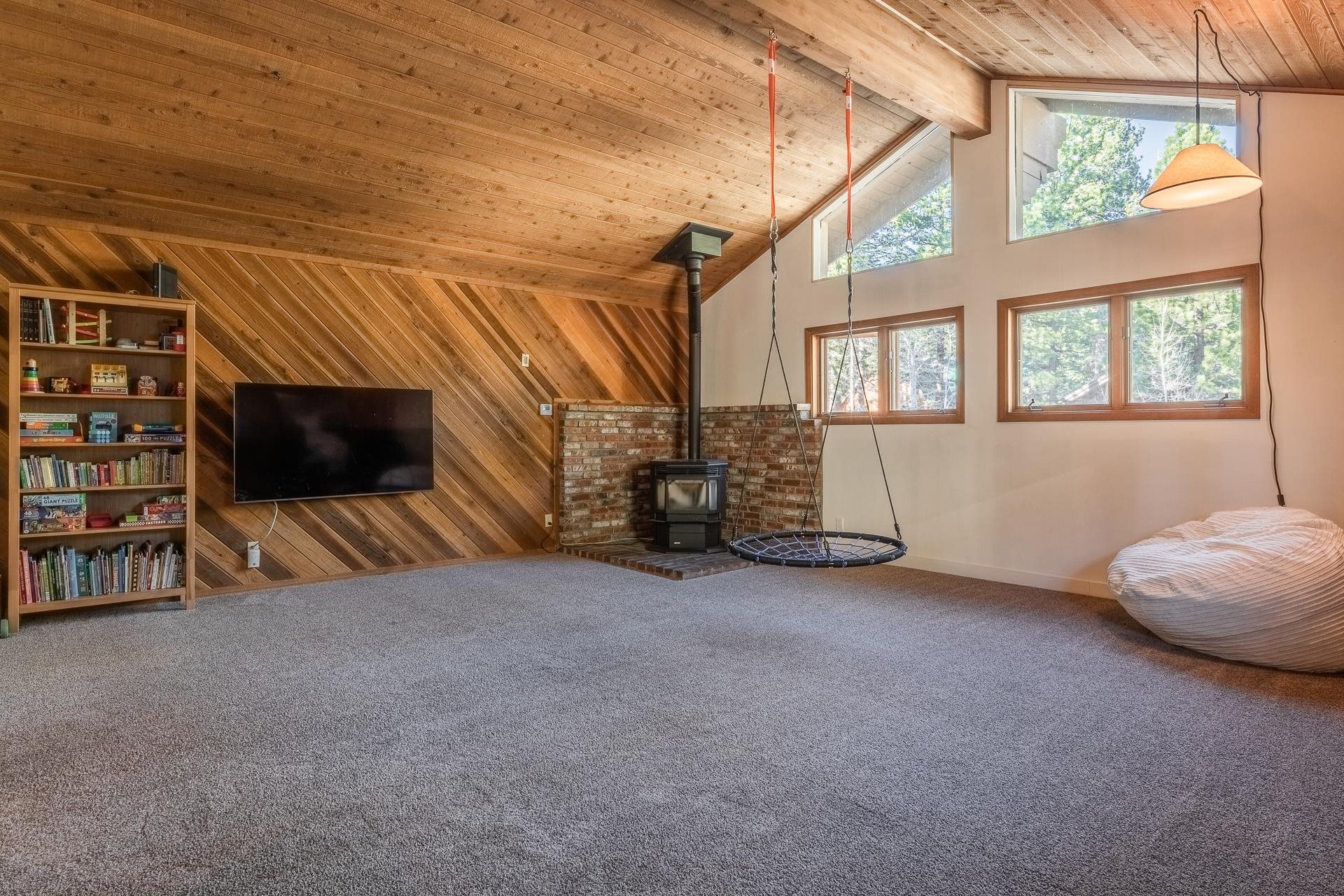 14 Holiday Way Mammoth Lakes, CA 93546 - Photo 20 of 47