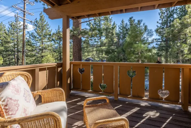 $2,075,000 | 14 Holiday Way, Mammoth Lakes, CA 93546
