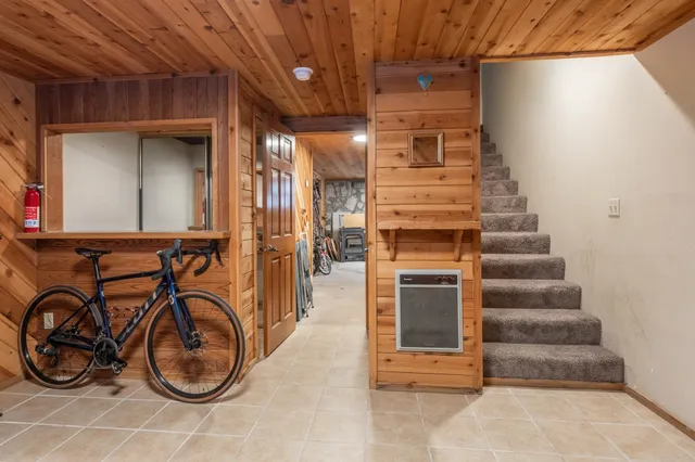 $2,075,000 | 14 Holiday Way, Mammoth Lakes, CA 93546