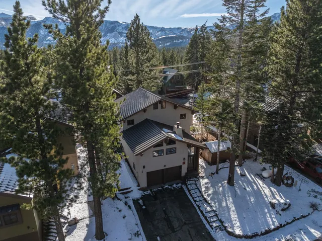 $2,075,000 | 14 Holiday Way, Mammoth Lakes, CA 93546