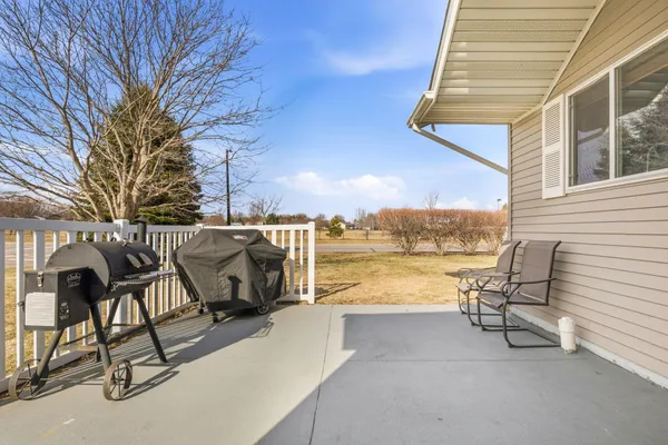 $300,000 | 605 Hickory Drive, St. Joseph, MN 56374