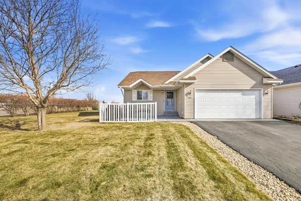 $300,000 | 605 Hickory Drive, St. Joseph, MN 56374