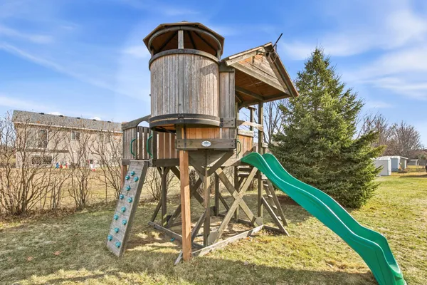 $300,000 | 605 Hickory Drive, St. Joseph, MN 56374