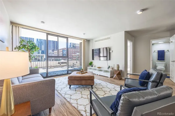 $345,000 | 1020 15th Street, Unit 3D, Denver, CO 80202