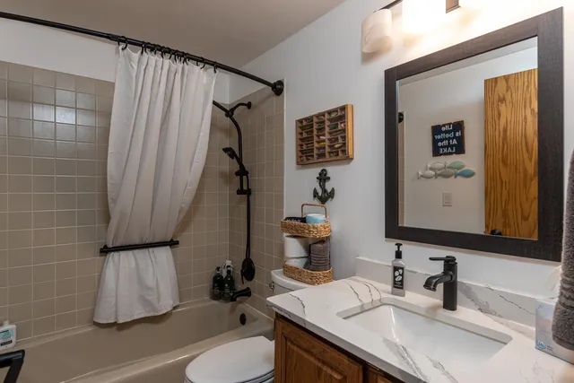 $399,900 | 427 Captains Court, Unit F, Winneconne, WI 54986