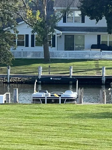 $399,900 | 427 Captains Court, Unit F, Winneconne, WI 54986