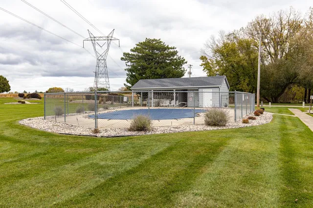 $399,900 | 427 Captains Court, Unit F, Winneconne, WI 54986