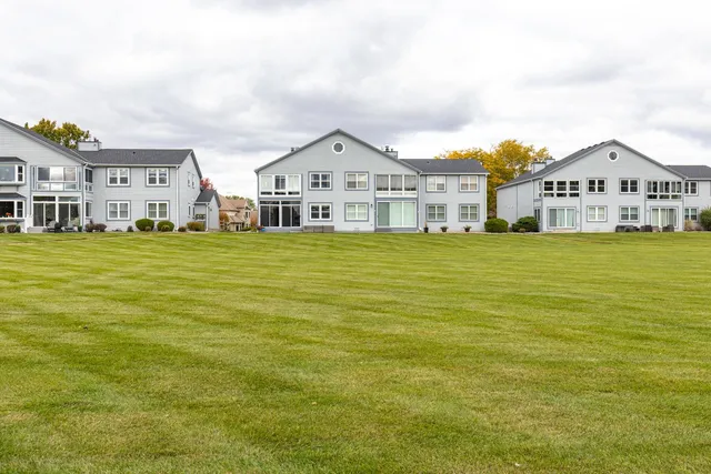 $399,900 | 427 Captains Court, Unit F, Winneconne, WI 54986