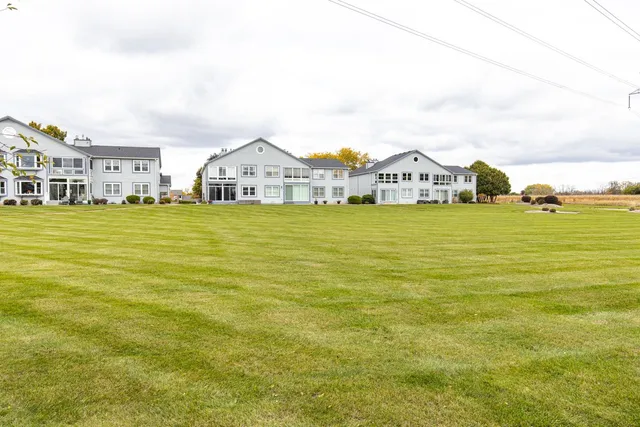 $399,900 | 427 Captains Court, Unit F, Winneconne, WI 54986