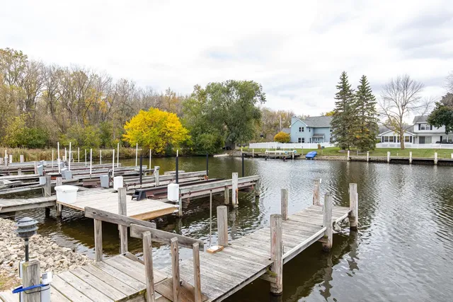 $399,900 | 427 Captains Court, Unit F, Winneconne, WI 54986