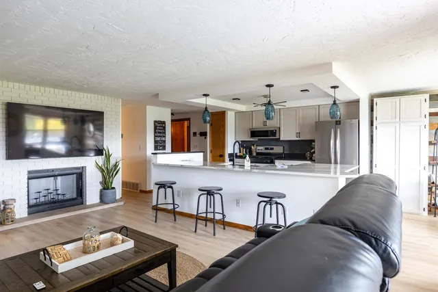 $399,900 | 427 Captains Court, Unit F, Winneconne, WI 54986