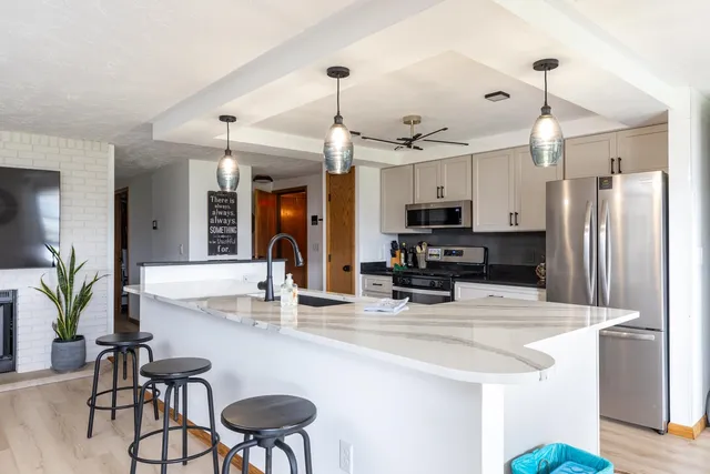 $399,900 | 427 Captains Court, Unit F, Winneconne, WI 54986