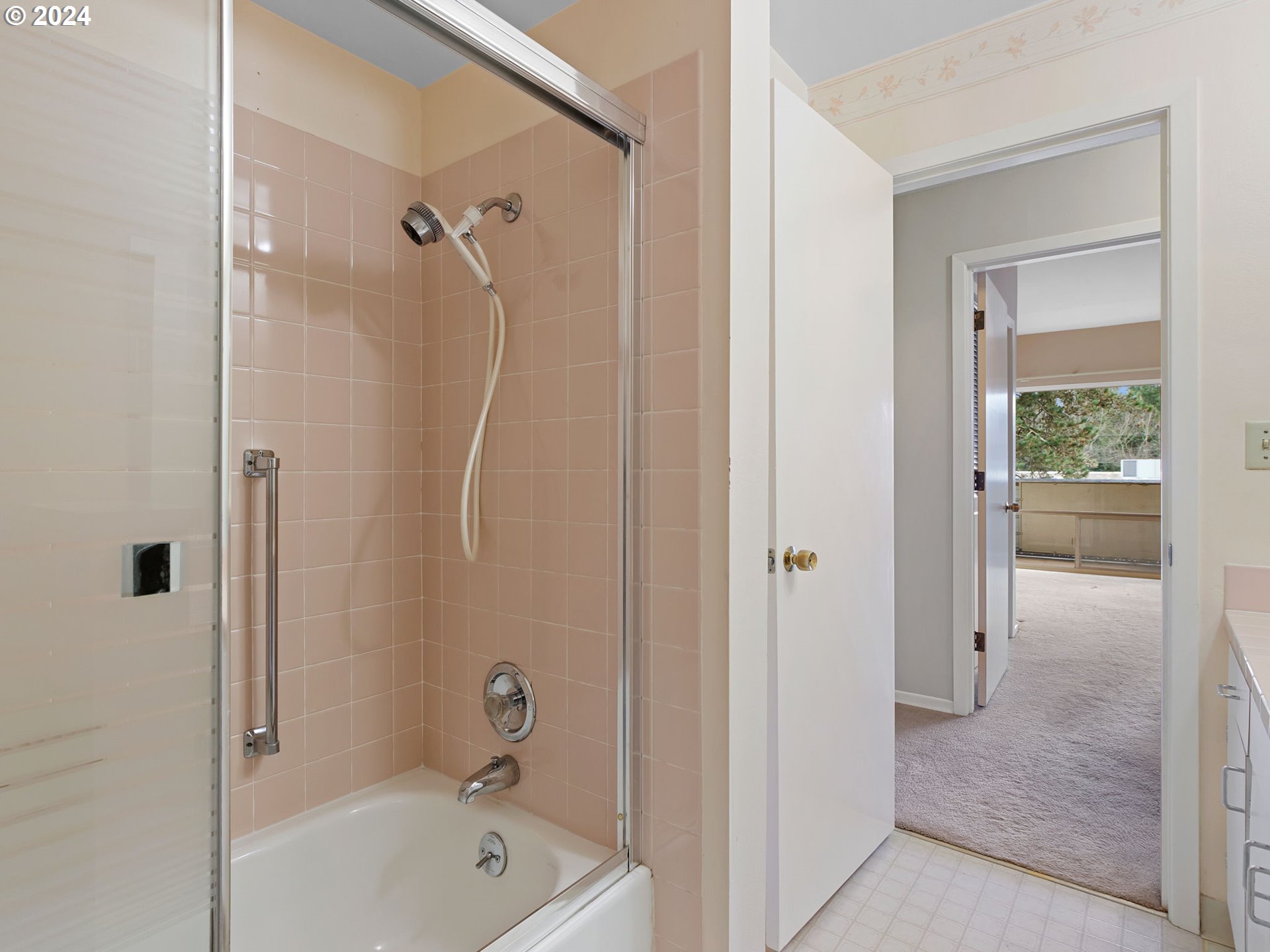4460 Southwest Scholls Ferry Road, Unit 25A Portland, OR 97225 - Photo 16 of 20 Gallery Image 16