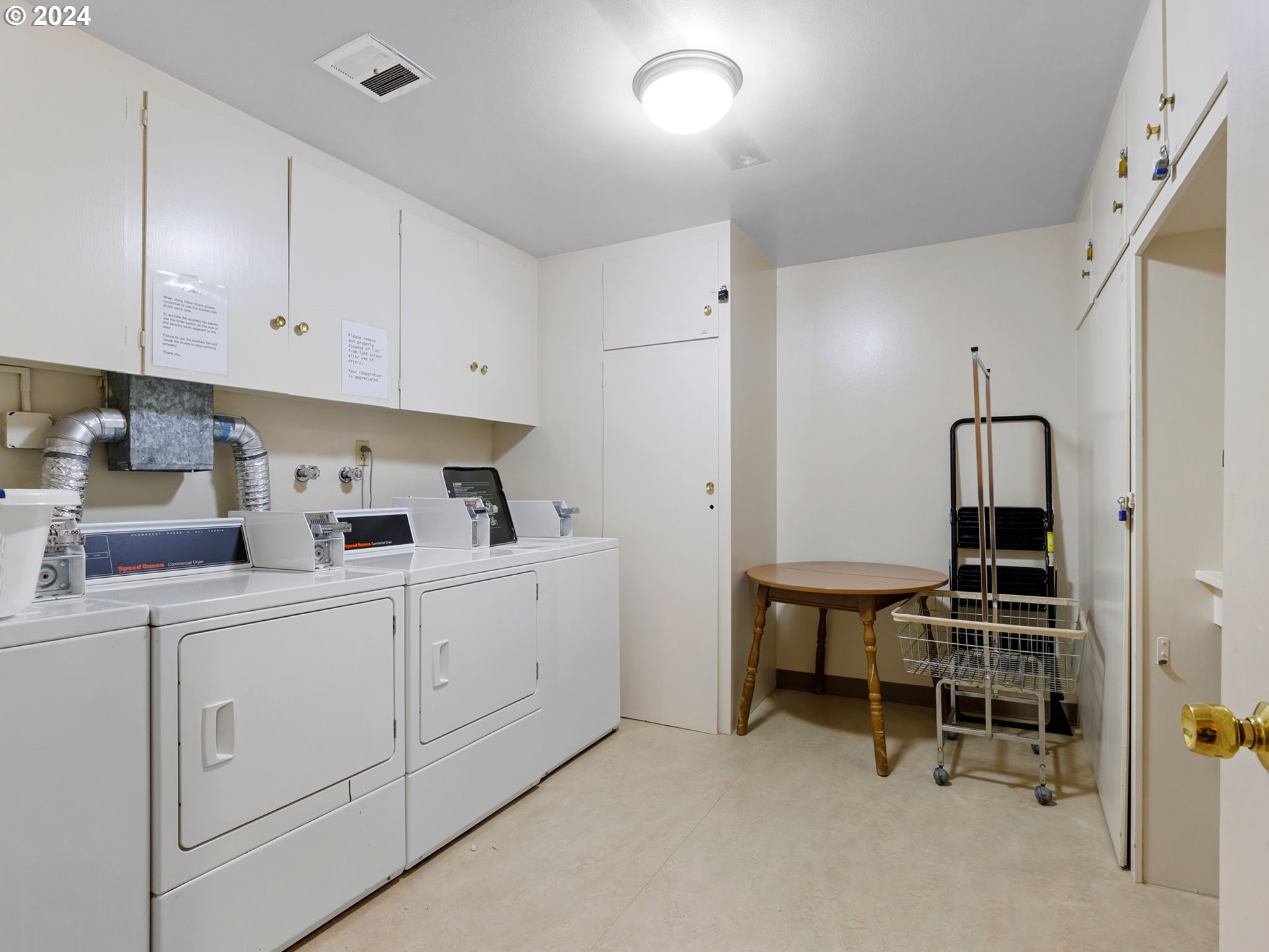 4460 Southwest Scholls Ferry Road, Unit 25A Portland, OR 97225 - Photo 18 of 20 Gallery Image 18
