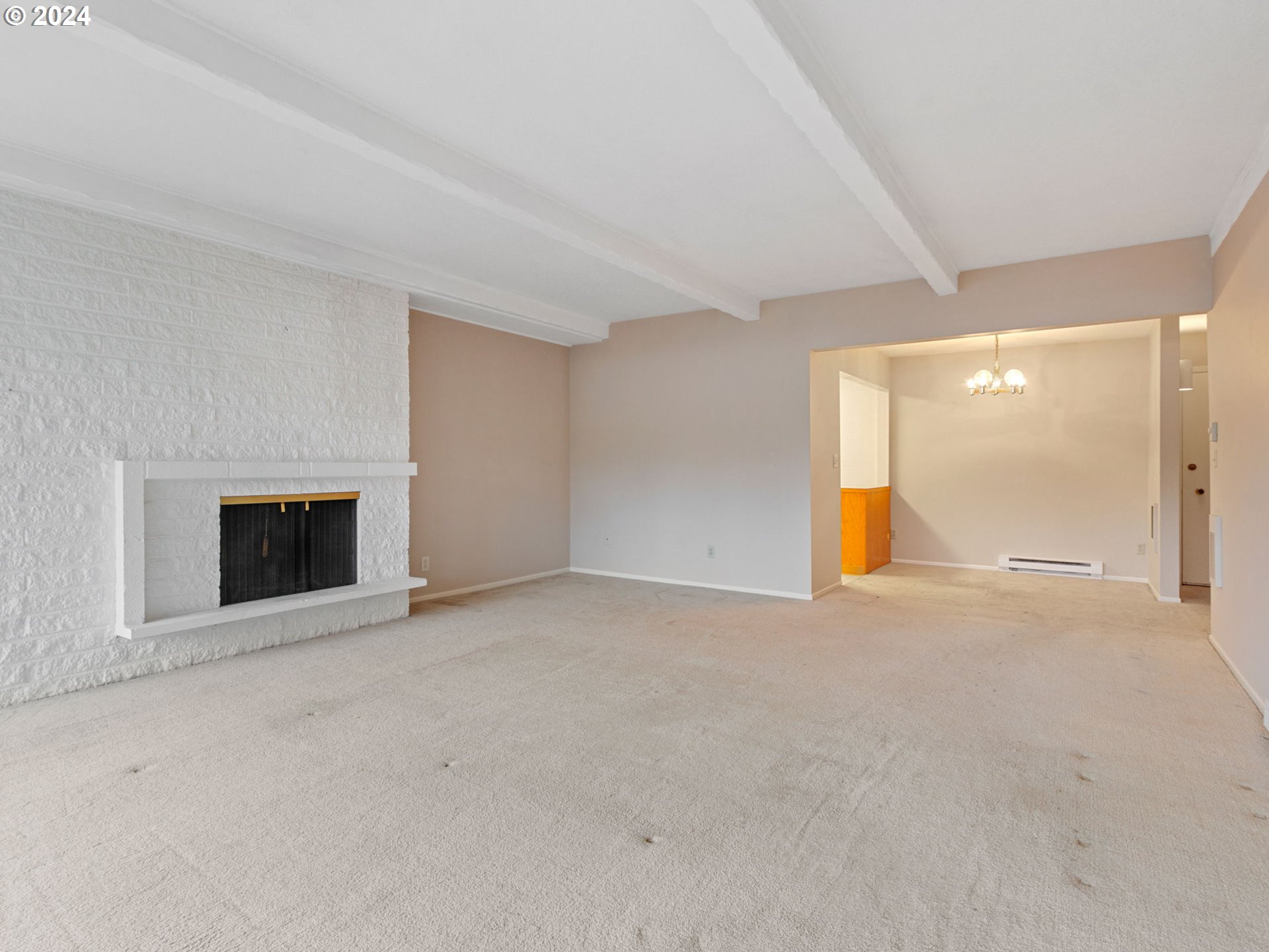 4460 Southwest Scholls Ferry Road, Unit 25A Portland, OR 97225 - Photo 9 of 20 Living Room/Dining Room