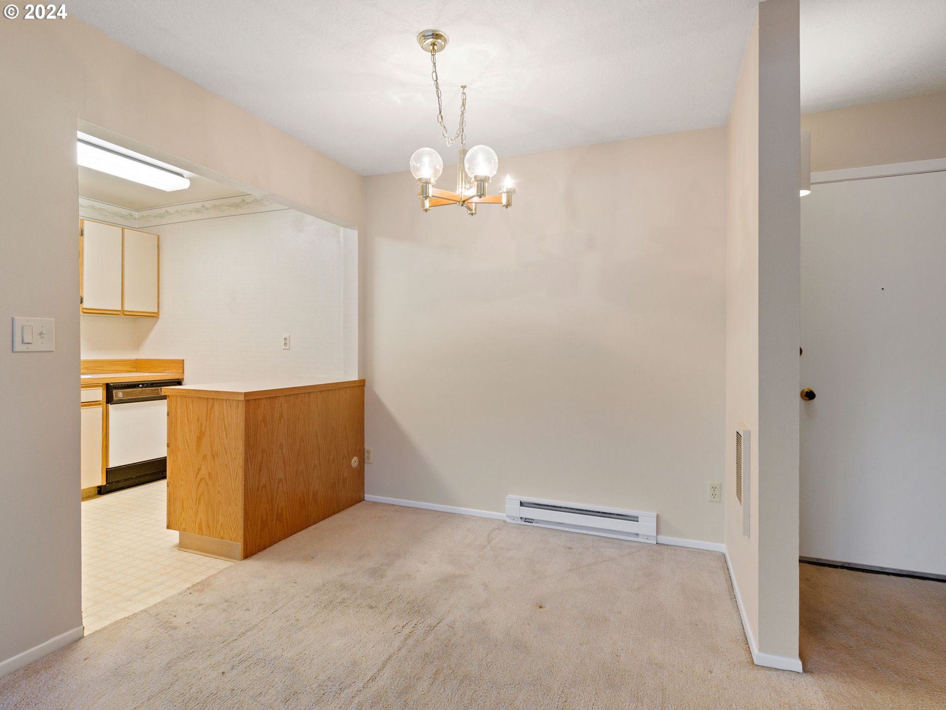 4460 Southwest Scholls Ferry Road, Unit 25A Portland, OR 97225 - Photo 10 of 20 Dining Area