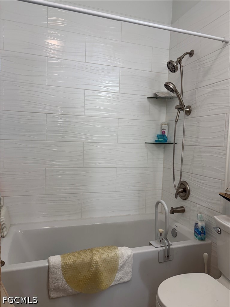 92 Evergreen Road North Fort Myers, FL 33903 - Photo 26 of 30 a bathroom with a sink and a bathtub
