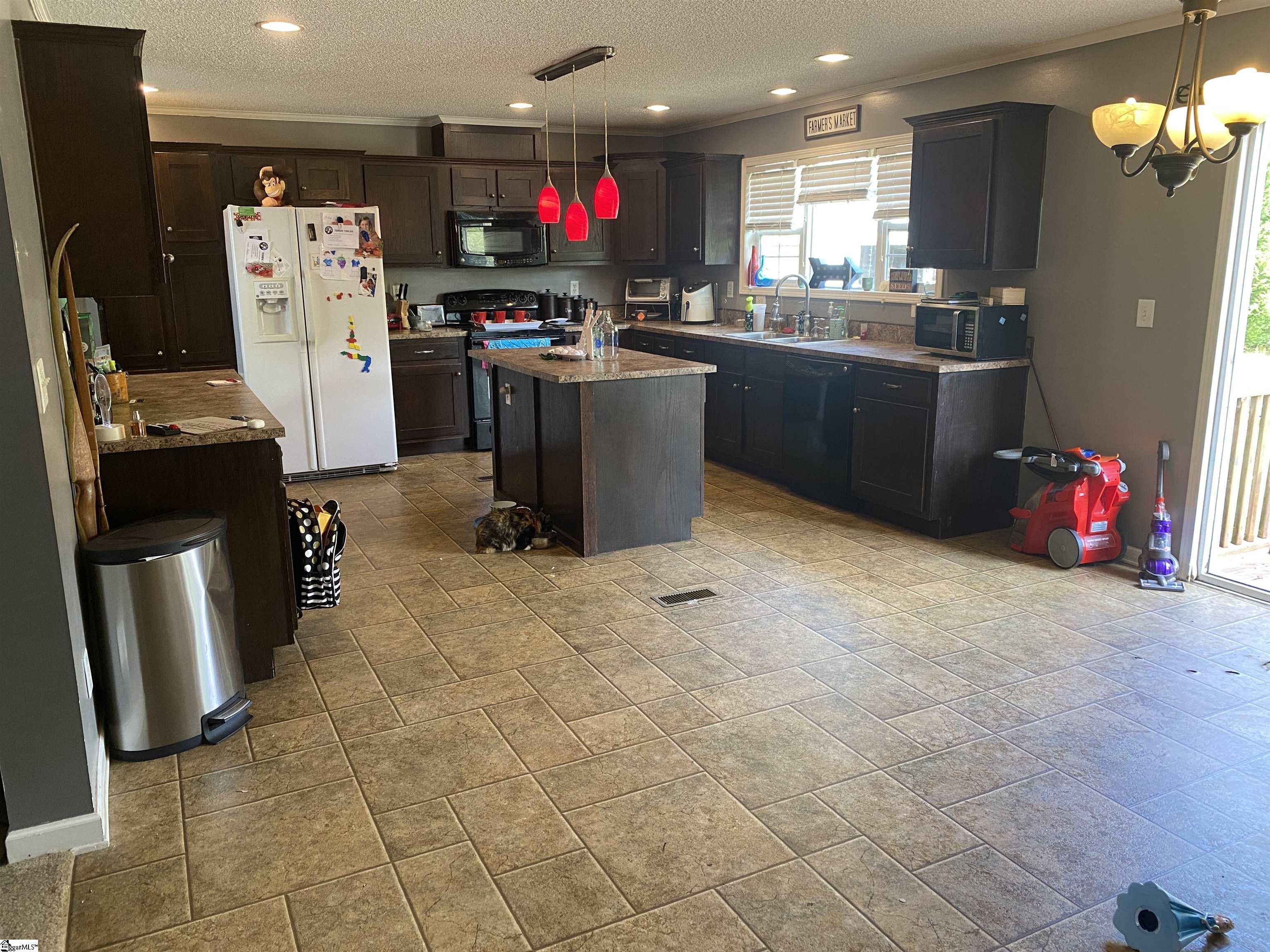 271 State Rd S-42-622 Greer, SC 29651 - Photo 2 of 9