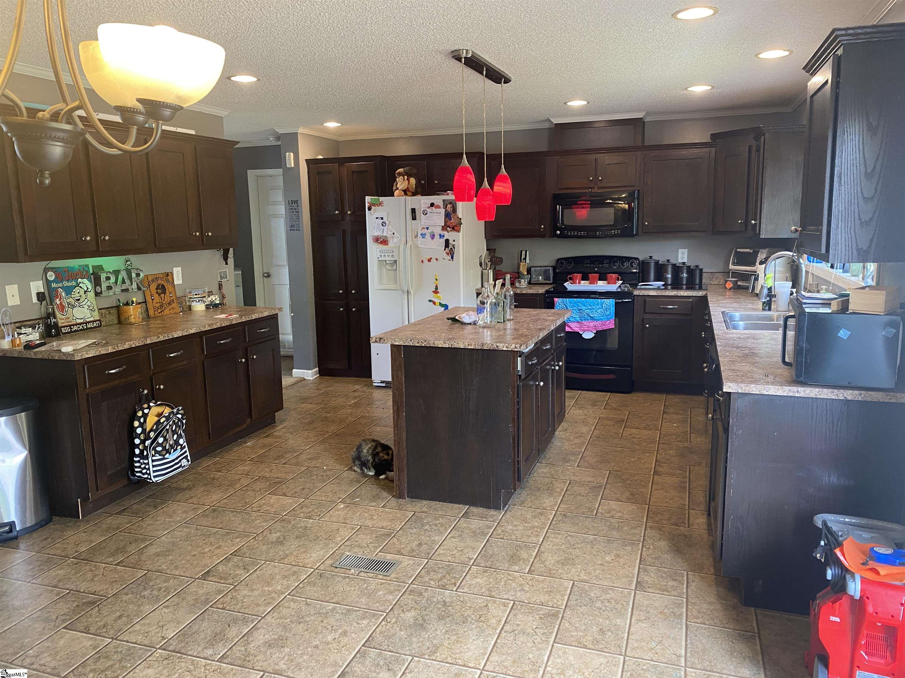 271 State Rd S-42-622 Greer, SC 29651 - Photo 3 of 9