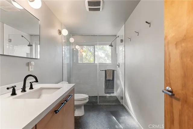 $6,250 | 3339 North Knoll Drive, Los Angeles, CA 90068