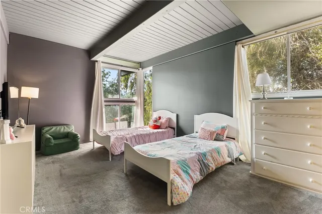 $6,250 | 3339 North Knoll Drive, Los Angeles, CA 90068