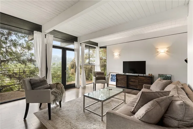 $6,250 | 3339 North Knoll Drive, Los Angeles, CA 90068