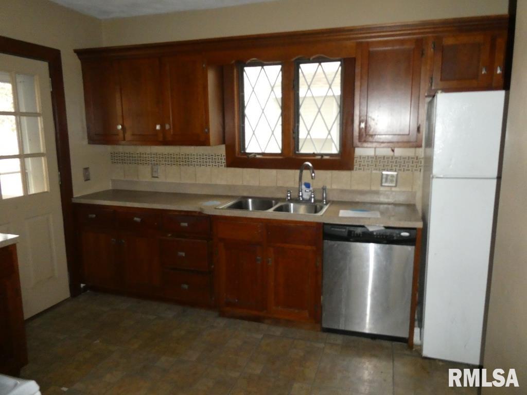 459 West Cook Street Springfield, IL 62704 - Photo 7 of 19