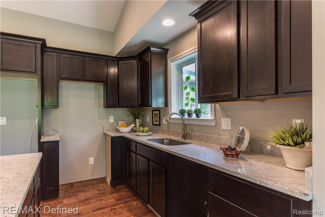 2470 Bull Run Road Oxford, MI 48371 - Photo 6 of 26 Gorgeous Granite