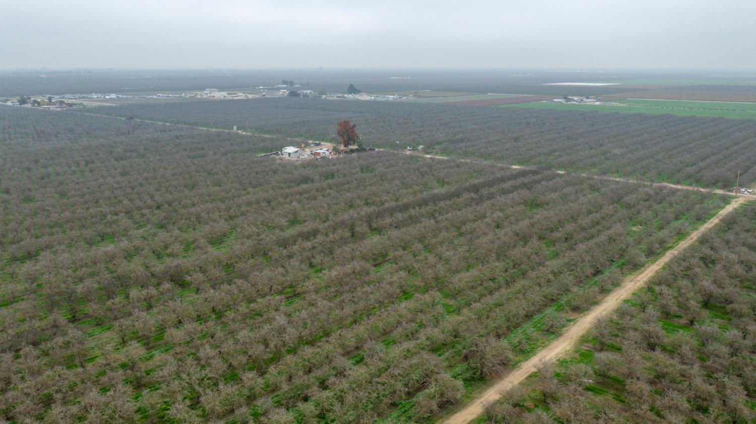 1941 Dietz Road Earlimart, CA 93219 - Photo 7 of 22 a view of an ocean beach