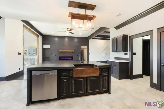 $695,000 | 36267 Bluff Heritage Avenue, Geismar, LA 70734