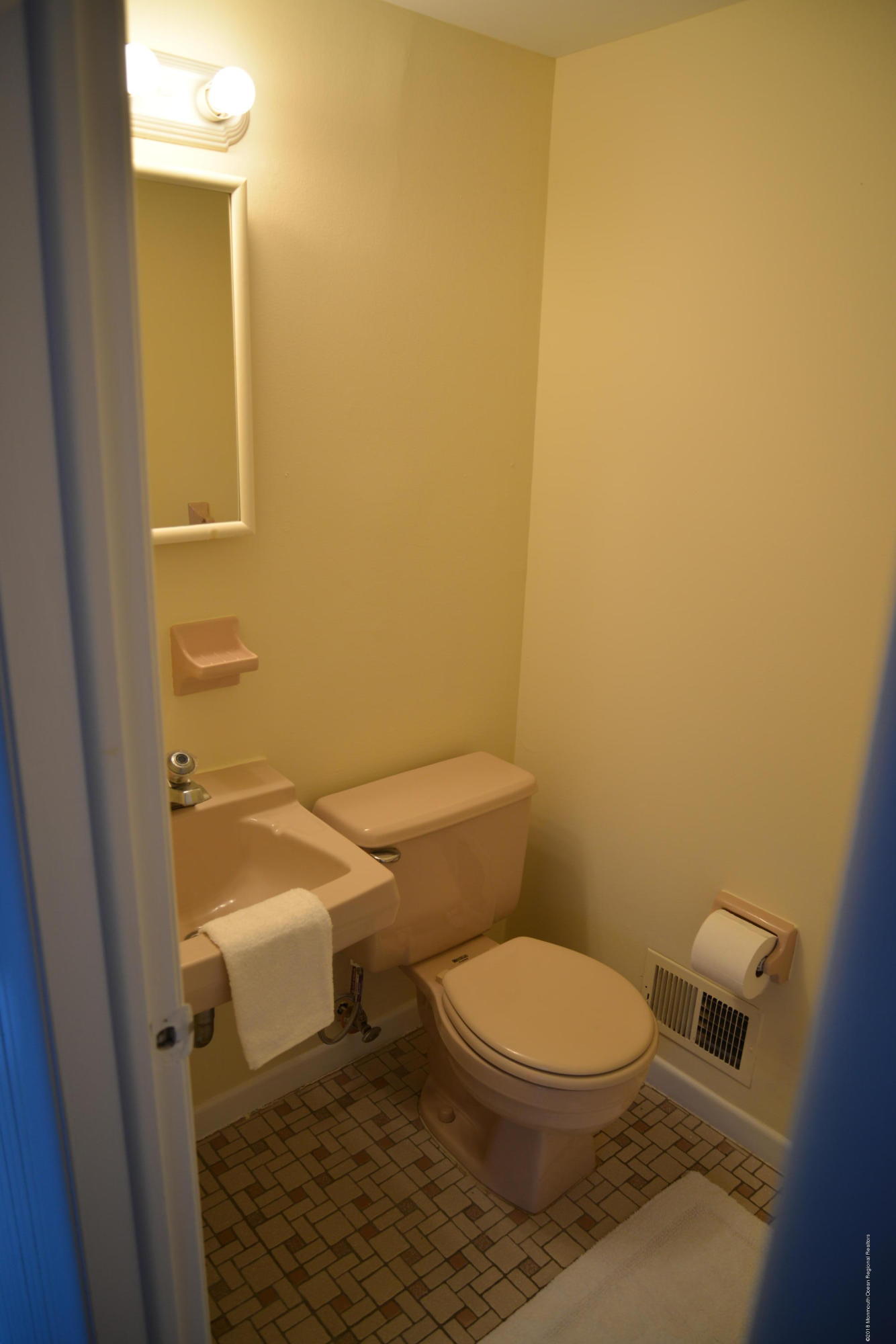290 Greenwood Loop Road Brick, NJ 08724 - Photo 9 of 17 I Bathroom 1