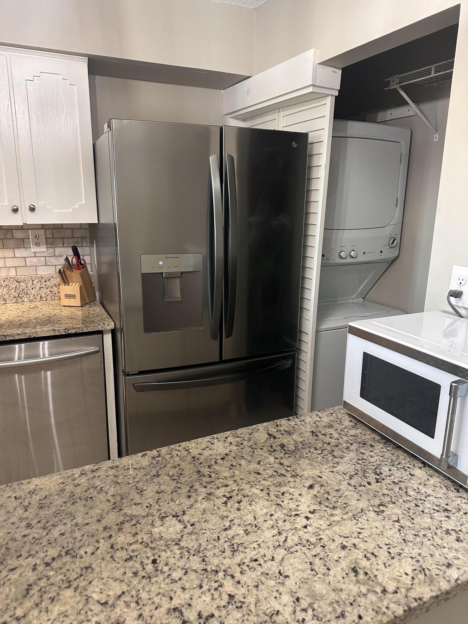 133 Marsh View Charleston, SC 29412 - Photo 3 of 19 FDB36AC7-B0F1-4FFC-9B57-9922660B3C92